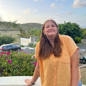 Meet your Posher, Hailey